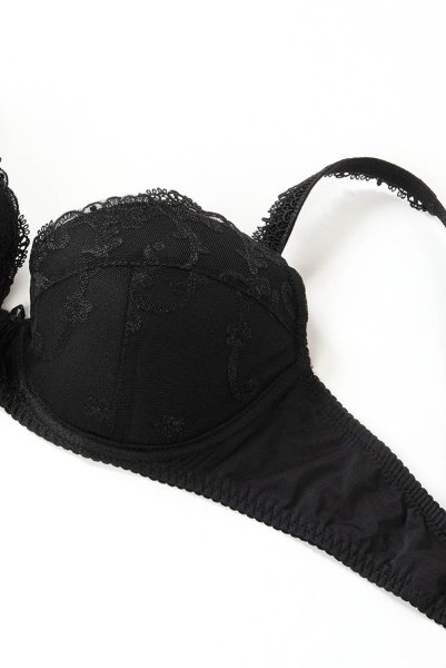 画像11: 【30%OFF】SYBILA-black-B214 | グラマー向けすっぴん美乳ブラ・ストラップ太め・プランジブラ・B〜Hカップ・ブラック | ewabien エヴァビアン| 輸入下着・高級ランジェリー （在庫限り) (11)