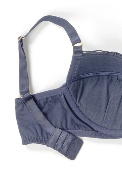 画像11: 【30%OFF】BONITA navy blue B214 | グラマー向けすっぴん美乳ブラ・ストラップ太め・バストサロン推奨・プランジブラ・B〜Hカップ・ネイビーブルー | ewabien エヴァビアン| 輸入下着・高級ランジェリー  (11)