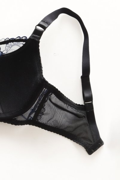 画像12: 【30%OFF】KIRA black-sapphire B150 | フルカップ・ワイヤーブラ・セミソフトブラ・大きいサイズ・B〜Kカップ・ブラック×ブルー | ewabien エヴァビアン| 輸入下着・高級ランジェリー  (12)