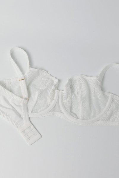 画像11: RINA cream B139 | フルカップ・パッドなし・ワイヤーブラ・一枚レース・大きいサイズ・B〜Iカップ・ホワイト | ewabien エヴァビアン| 輸入下着・高級ランジェリー  (11)