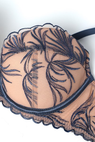 画像8: PALMER blue B214 | 3/4カップ・ワイヤーブラ・グラマー向け・すっぴん美乳ブラ・ブルー×ベージュ| ewabien エヴァビアン【サイズ交換OK】 輸入下着・高級ランジェリー  (8)