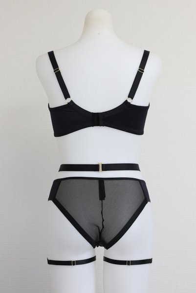 画像15: EMMA black B136 ｜フルカップ・グラマー向け・パッドなし・ワイヤーブラ・一枚レース・ブラック| ewabien エヴァビアン【サイズ交換OK・メール便対象】 輸入下着・高級ランジェリー  (15)