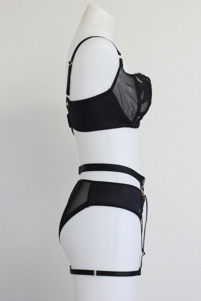 画像16: EMMA black B136 ｜フルカップ・グラマー向け・パッドなし・ワイヤーブラ・一枚レース・ブラック| ewabien エヴァビアン【サイズ交換OK・メール便対象】 輸入下着・高級ランジェリー  (16)