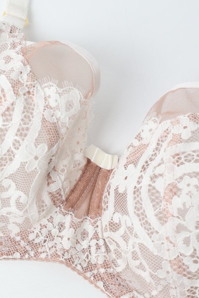 画像10: 【予約受付中】2026SS|LAILA beige B161 | フルカップ・パッドなし・ワイヤーブラ・一枚レース・大きいサイズ・ベージュ | ewabien エヴァビアン (10)