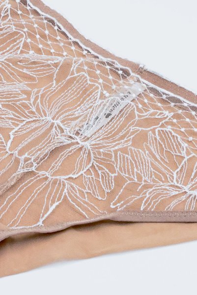 画像13: SOFIA beige C322 |ブラジリアンタンガ・ベージュ  | ewabien エヴァビアン【サイズ交換NG・メール便対象】輸入下着・高級ランジェリー  (13)