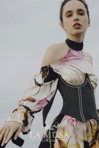 画像5: Black-Corset  | コルセット・ブラック・ビジュー・スワロフスキー・サテン・シルク混 | LA MUSA ラミューザ| ラミューザ LA MUSA 輸入下着・ 高級ランジェリー   (5)