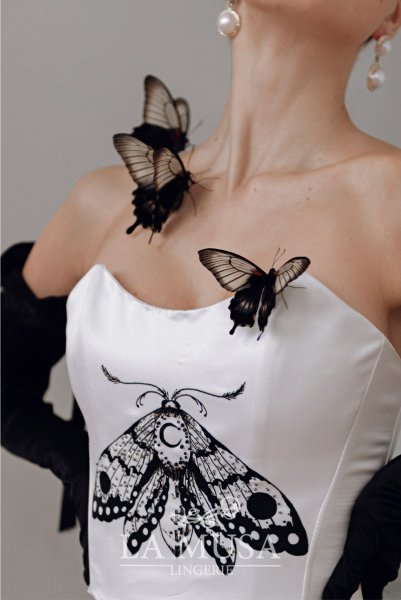 画像5: Moon-Butterfly-Corset  | コルセット・ホワイト・バタフライプリント・サテン・シルク混 | LA MUSA ラミューザ| ラミューザ LA MUSA 輸入下着・ 高級ランジェリー   (5)