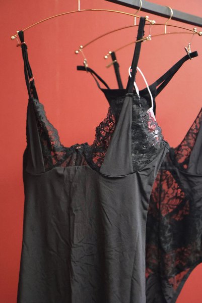 画像25: Bellastia chemise & thong |スリップドレス＆タンガ2点セット・ブラック | obsessive 高級Sexyランジェリー (25)