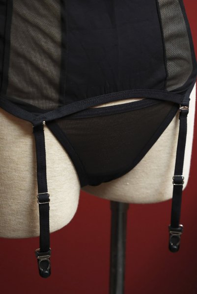 画像21: Chic Amoria corset & thong |  ガーターベルト付きコルセット＆タンガ2点セット（ワイヤーあり・シースルー・ブラック）  | Obsessive 高級Sexyランジェリー (21)