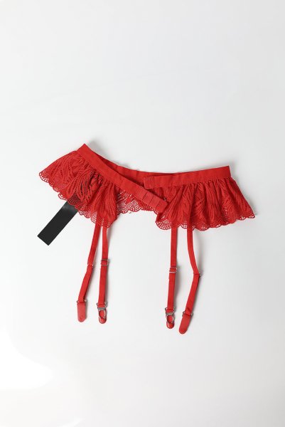 画像20: Chilisa 3-pcs set｜ブラ＆ガーターベルト＆タンガ3点セット（ワイヤーなし・レース・シースルー・レッド） | Obsessive 高級Sexyランジェリー (20)