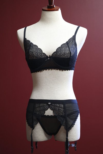 画像11: Chemeris 3 pcs set｜ワイヤー入りブラ＆ガーターベルト＆タンガ3点セット（幾何学模様・シースルー・ブラック） | Obsessive 高級Sexyランジェリー (11)