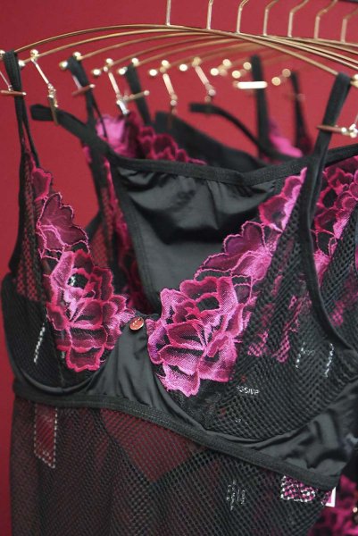 画像27: Rosenty crotchless teddy | テディ・クロッチレス・ワイヤー入り・ブラック×ピンク  | Obsessive 高級Sexyランジェリー (27)