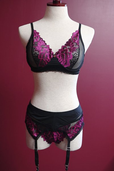 画像22: Rosenty 3-pcs set|ワイヤー入りブラジャー&ガーターベルト&ブラジリアンショーツ3点セット・ブラック×ピンク | obsessive 高級Sexyランジェリー (22)