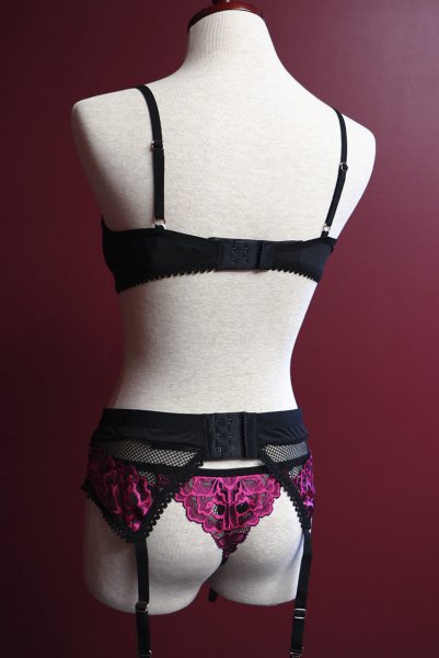 画像23: Rosenty 3-pcs set|ワイヤー入りブラジャー&ガーターベルト&ブラジリアンショーツ3点セット・ブラック×ピンク | obsessive 高級Sexyランジェリー (23)