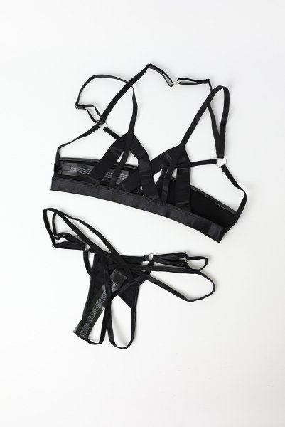 画像14: Keira Lise 2-pcs crotchless set｜ブラ＆クロッチレスタンガ2点セット（ワイヤーなし・オープンバスト・ボンテージ・フェイクレザー・ダブルストラップ・ブラック） | Obsessive 高級Sexyランジェリー【即日発送・サイズ交換NG・メール便対象】輸入下着・ランジェリー   (14)