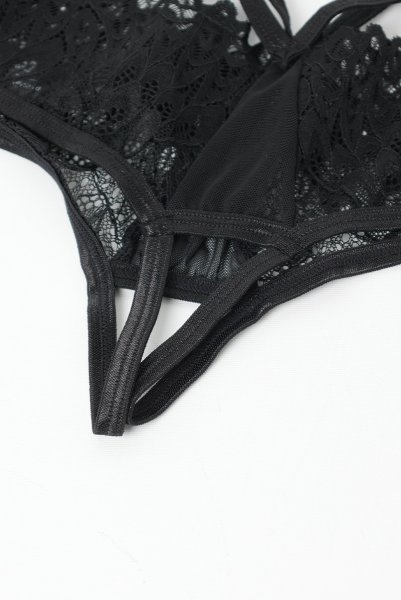 画像12: Donarella crotchless panties |クロッチレスショーツ(レース・デザインストラップ・ブラック) | Obsessive 高級Sexyランジェリー【即日発送・サイズ交換NG・メール便対象】輸入下着・ランジェリー   (12)