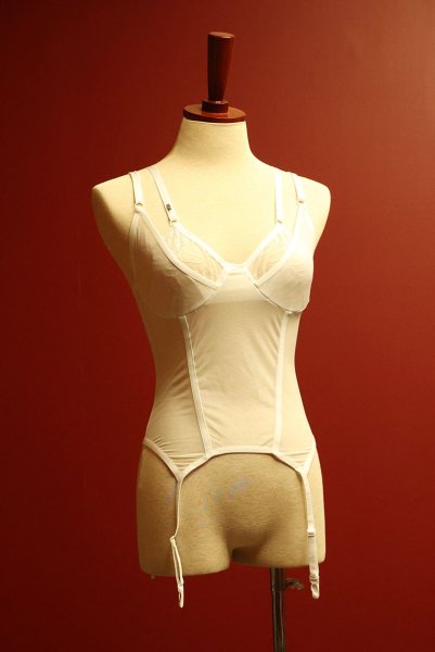 画像17: Arrowel WH corset |  ガーターベルト付きコルセット（ワイヤーあり・シースルー・レース・ダブルストラップ・ホワイト）  | Obsessive 高級Sexyランジェリー【即日発送・サイズ交換NG・メール便対象】輸入下着・ランジェリー    (17)