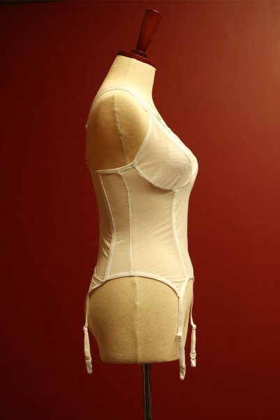 画像18: Arrowel WH corset |  ガーターベルト付きコルセット（ワイヤーあり・シースルー・レース・ダブルストラップ・ホワイト）  | Obsessive 高級Sexyランジェリー【即日発送・サイズ交換NG・メール便対象】輸入下着・ランジェリー    (18)