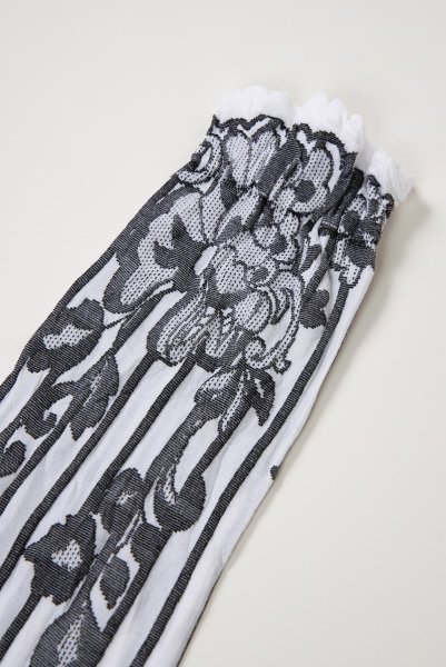 画像7: YVONNE High Socks bianco nero  | ハイソックス・花柄・ストライプ・ホワイト×ブラック | Veneziana ベネチアナ (7)