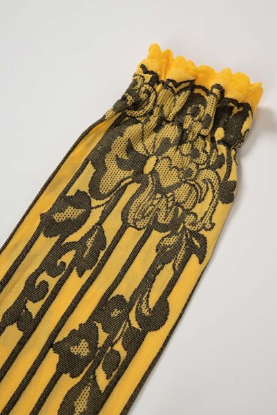 画像7: YVONNE High Socks limone nero  | ハイソックス・花柄・ストライプ・イエロー×ブラック | Veneziana ベネチアナ (7)
